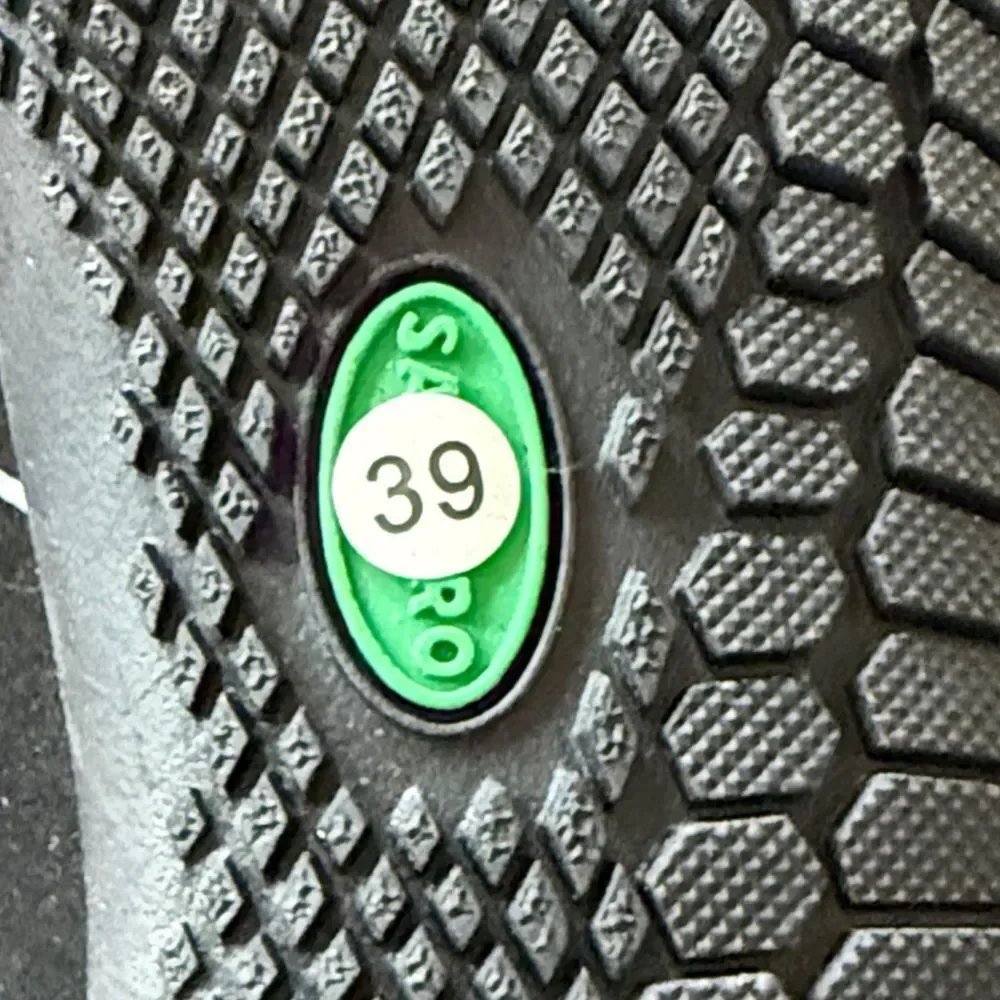 NWOT Saguaro Vitality IV barefoot shoes